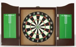 Equinox Dartbord Kabinet Set Pegasus- Inclusief 6 Dartpijlen