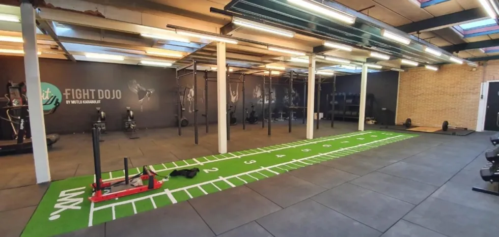 Flow Fitness Rubberen Tegel - 100 x 100 cm - Inclusief Connector